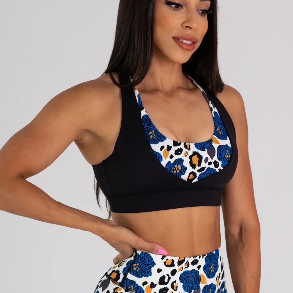 Noire Blanc Blue Blossoms Sports Bra Size Large NWOT